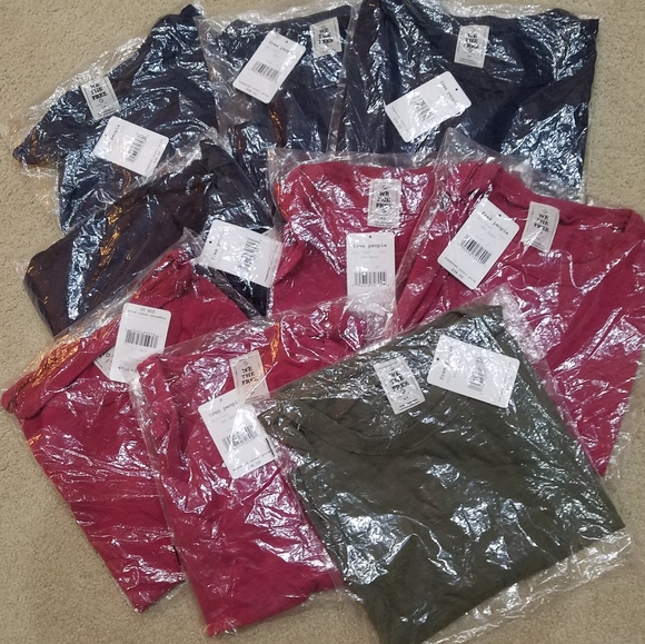 Free People Navy You Rock Short Sleeve Tee Shirt Sizes Small Medium & Large NWT - Picture 3 of 10